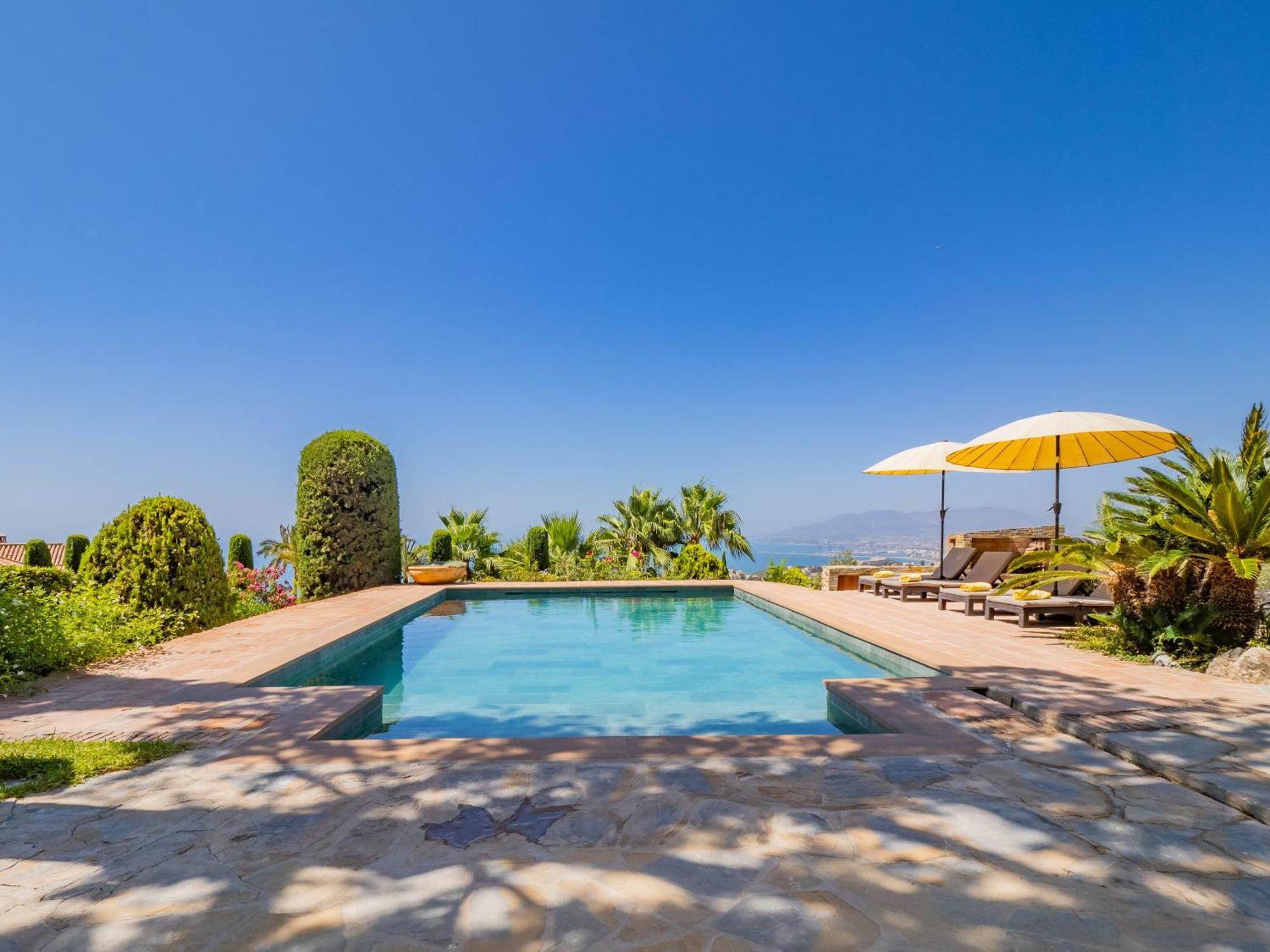 Cubo'S Mountain Bayview Luxury Villa Malaga Ngoại thất bức ảnh