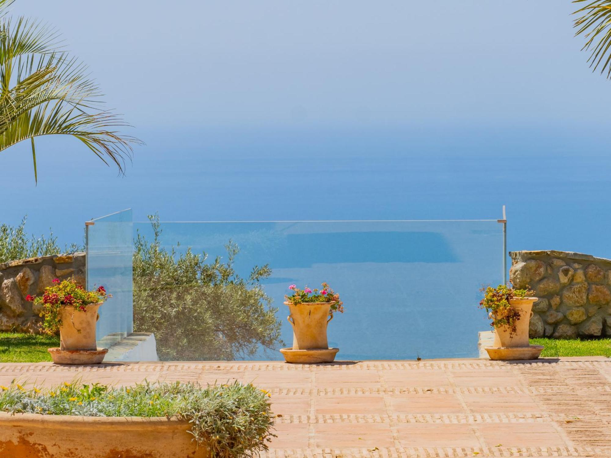 Cubo'S Mountain Bayview Luxury Villa Malaga Ngoại thất bức ảnh